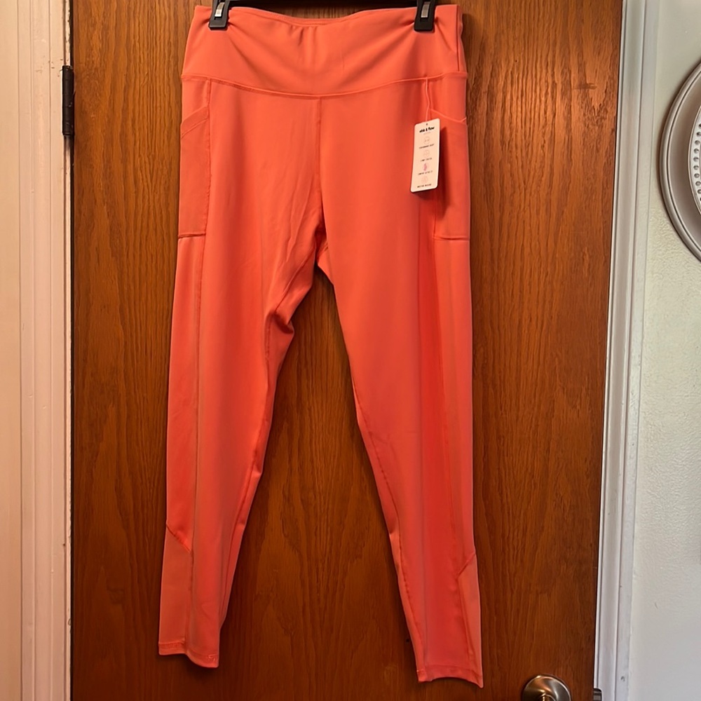 NWT, has pockets